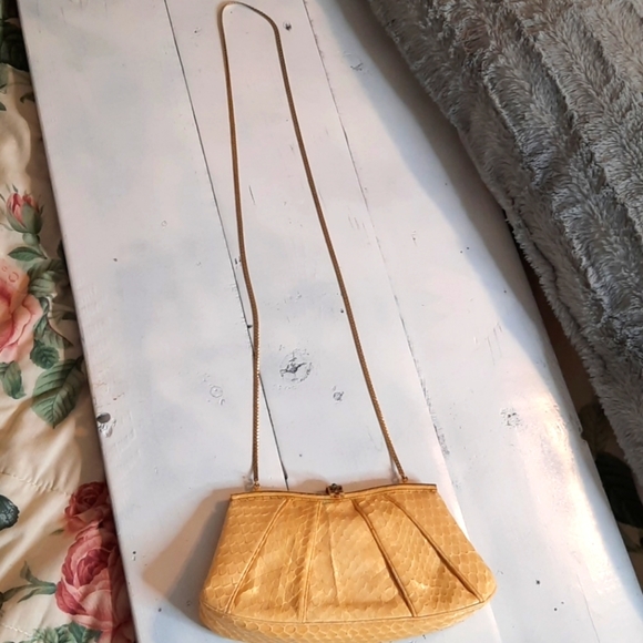 JUDITH Leiber Tan snake skin with gemstone clasp - Picture 2 of 8